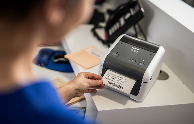 Potilastietotarrat tulostuvat helposti Botherin TD-tarratulostimella