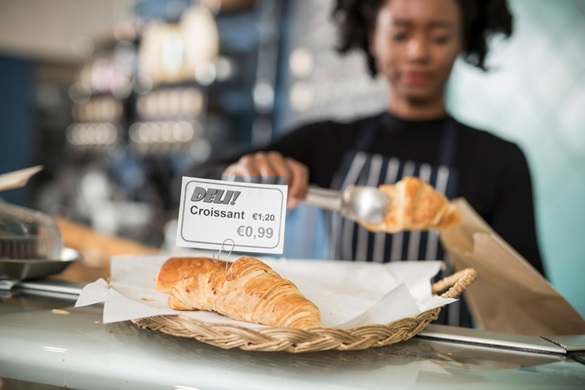Croisanttien hintamerkinnät on tehty Brotherin tarratulostimilla