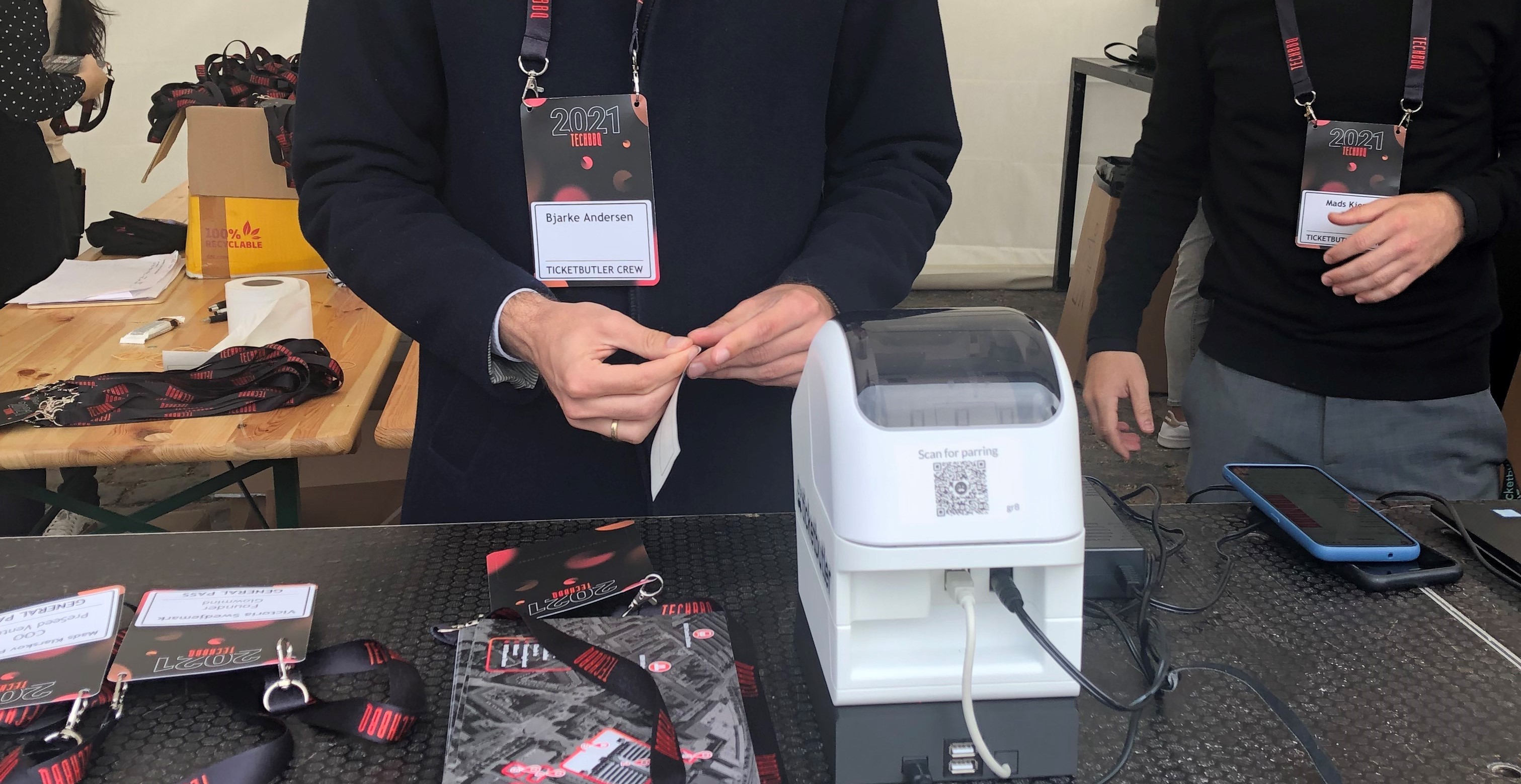 Ticketbutler käyttää QL-810W -etikettitulostinta nimikorttien tulostukseen