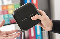Jaa P-touch CUBE Plus -tarratulostin työkavereiden kanssa