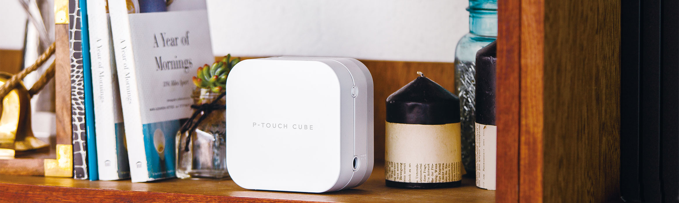 P-touch CUBE mahtuu helposti hyllylle